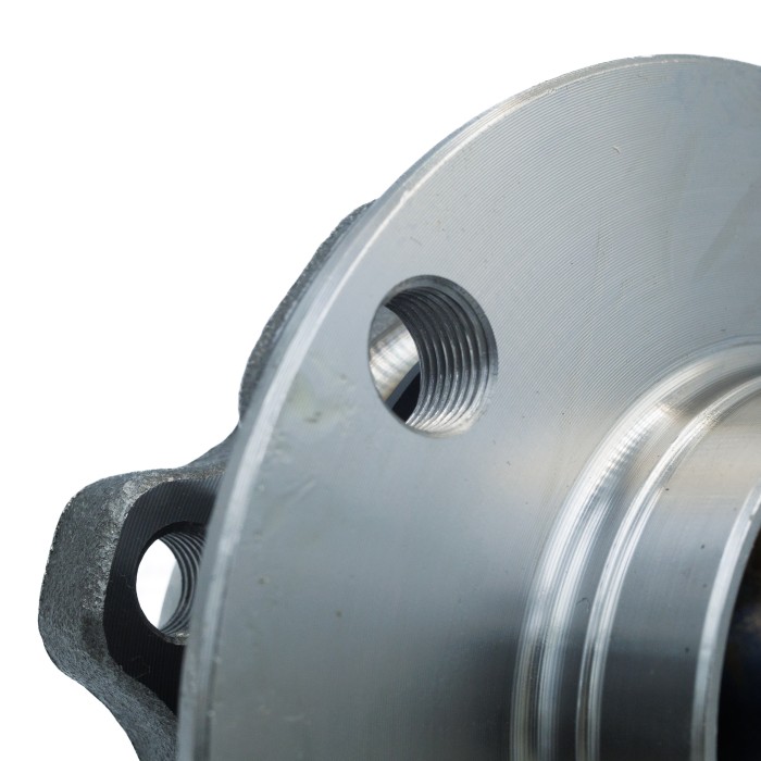 Ступица BMW 5 F10 (09-)/6 F06 (11-) перед. с подшип. (SRS 76015) SURAI