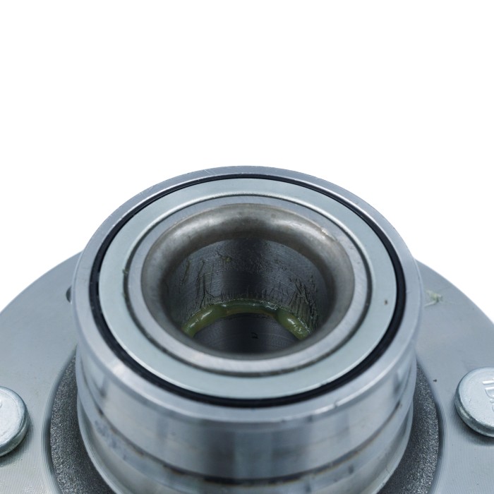 Ступица Volvo S40 (95-)/V40 (95-) зад. с подшип. (SRS 76304) SURAI