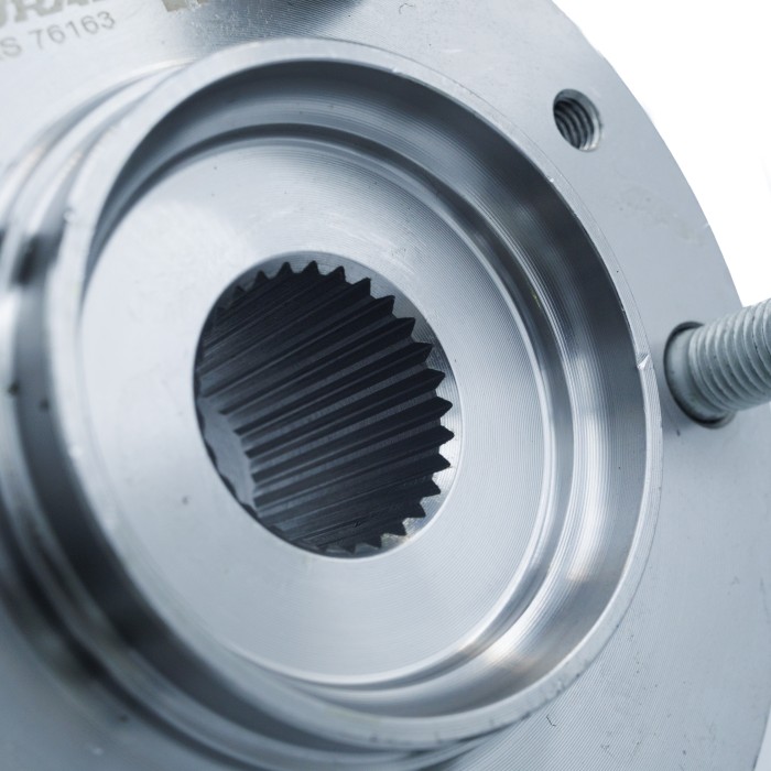 Ступица Mazda 6 (02-) перед. (SRS 76163) SURAI