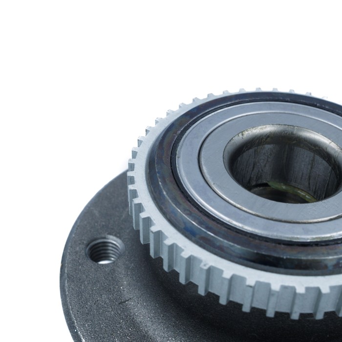 Ступица Volvo S70 (97-)/V70 (95-)/C70 (97-) зад. с подшип. (SRS 76310) SURAI