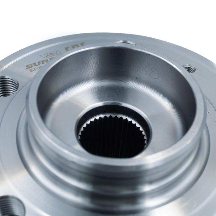 Ступица Volvo XC90 (02-) зад. с подшип. (SRS 76311) SURAI