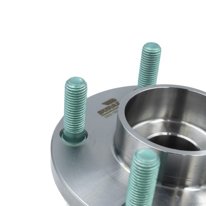 Ступица Ford Focus II (05-) перед. с подшип. (SRS 76066) SURAI