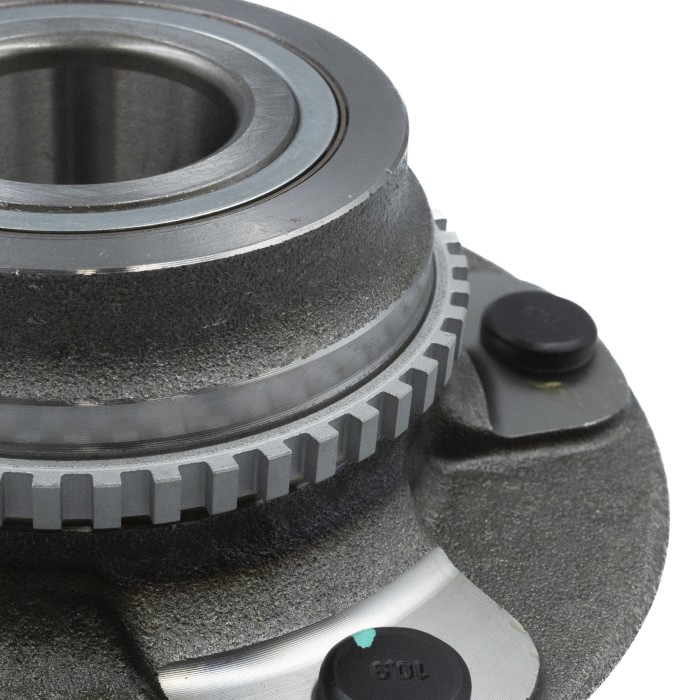 Ступица Ford Transit (00-) зад. с подшип. FWD г/п более 1300 кг. (SRS 76079) SURAI