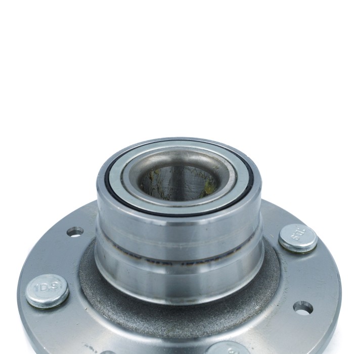 Ступица Mitsubishi Carisma (95-) зад. с подшип. (SRS 76186) SURAI