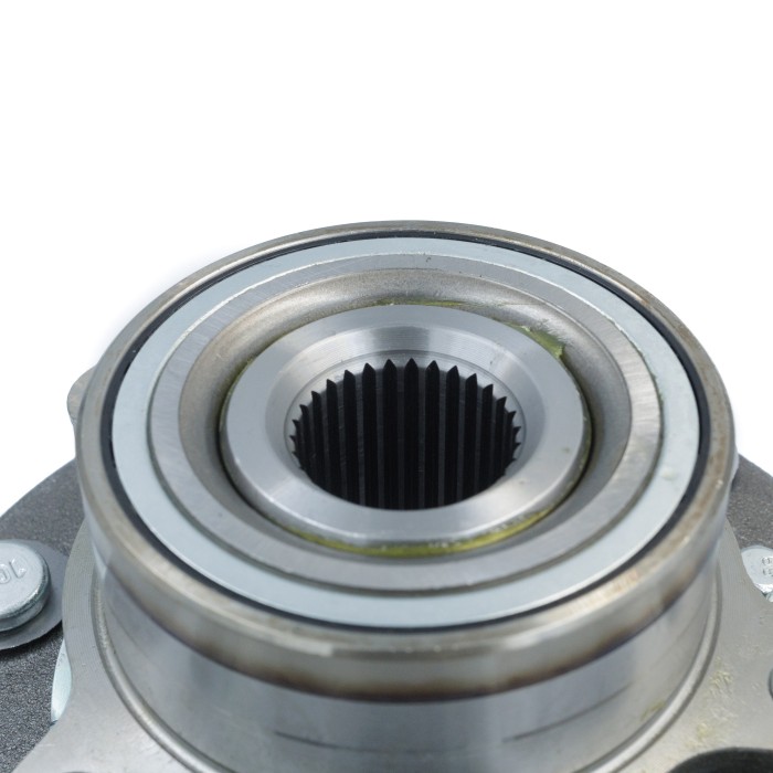 Ступица Mitsubishi L200 (06-)/Pajero Sport (08-) перед. с подшип. (SRS 76187) SURAI