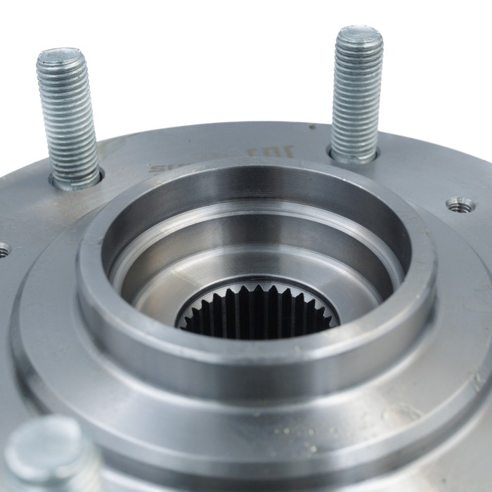 Ступица Mitsubishi L200 (06-)/Pajero Sport (08-) перед. с подшип. (SRS 76187) SURAI