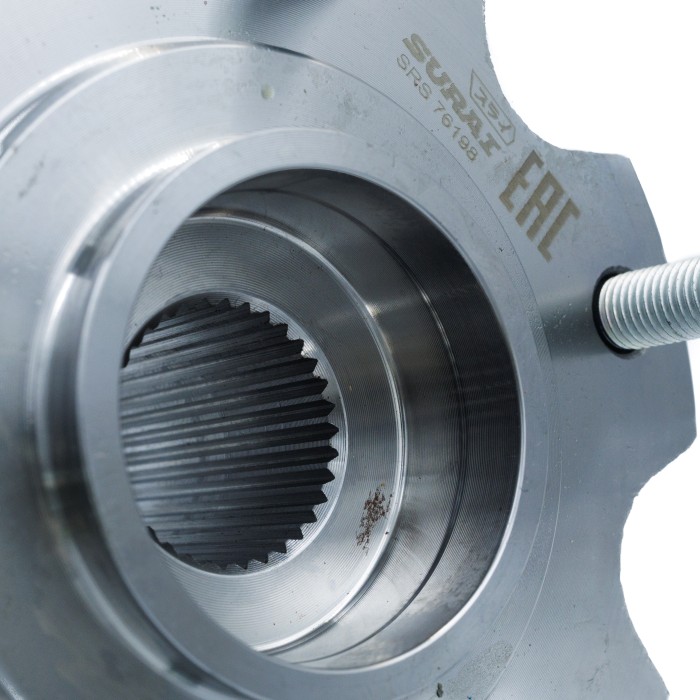 Ступица Mitsubishi Pajero III (00-) зад. с подшип. (SRS 76198) SURAI