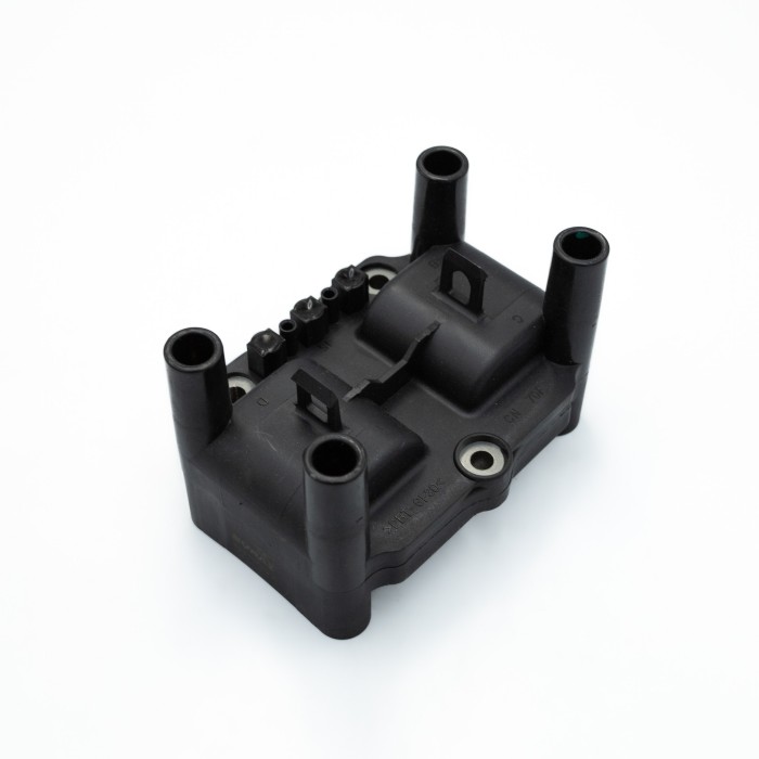 Катушка зажигания VAG Golf IV (97-)/Octavia (96-) (без коммут.) (3PIN) (SRS 70780) SURAI