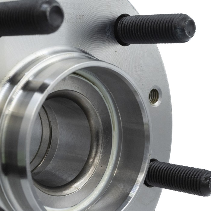 Ступица Mazda 323 (98-)/6 (02-) зад. с подшип. (SRS 76162) SURAI