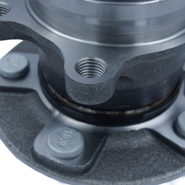 Ступица Ford Focus III (11-) зад. с подшип. (SRS 76067) SURAI