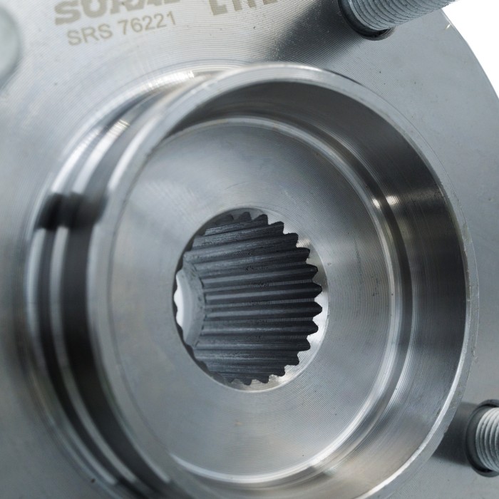 Ступица Nissan Tiida (04-) перед. с подшип. (SRS 76221) SURAI