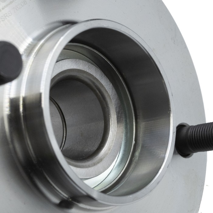 Ступица Nissan Primera (96-)/Almera N15 (00-) зад. с подшип. без ABS (SRS 76208) SURAI