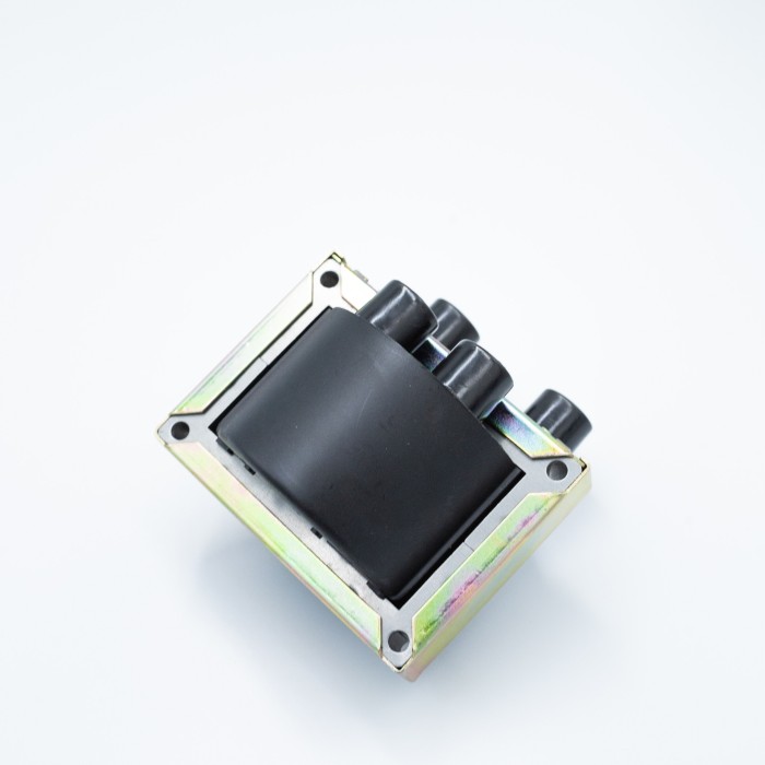 Катушка зажигания Mitsubishi Pajero II (91-)/Pajero III (00-) 3.0i/3.5i (SRS 70710) SURAI