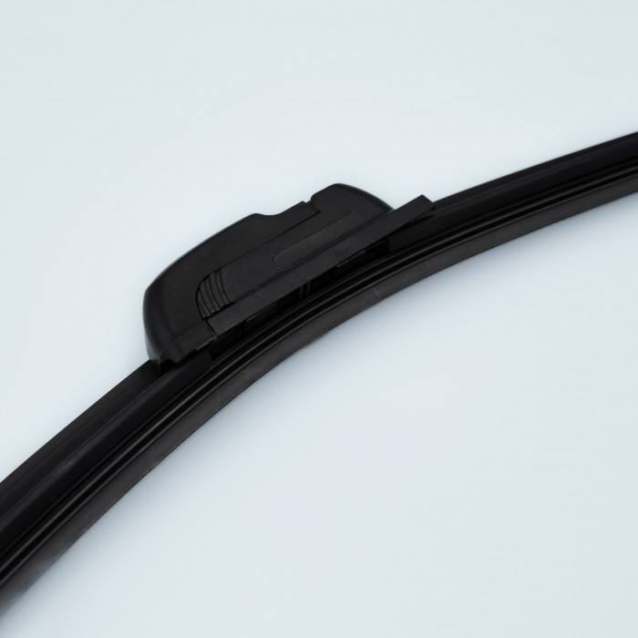 Щётка стеклоочистителя бескаркасная 330 (13") 1 адапт. (hook 9x3) (SRS 70375) SURAI