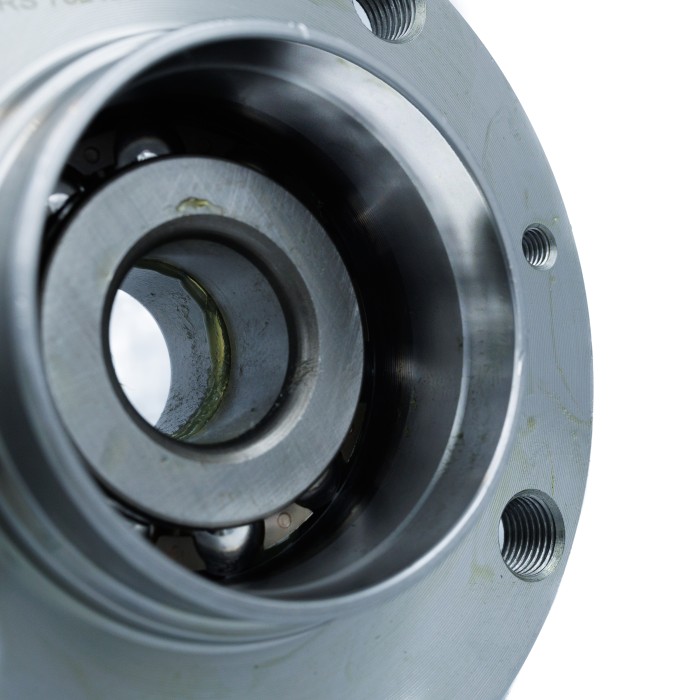 Ступица PSA 206 (98-)/C3 (02-) зад. с подшип. (SRS 76242) SURAI