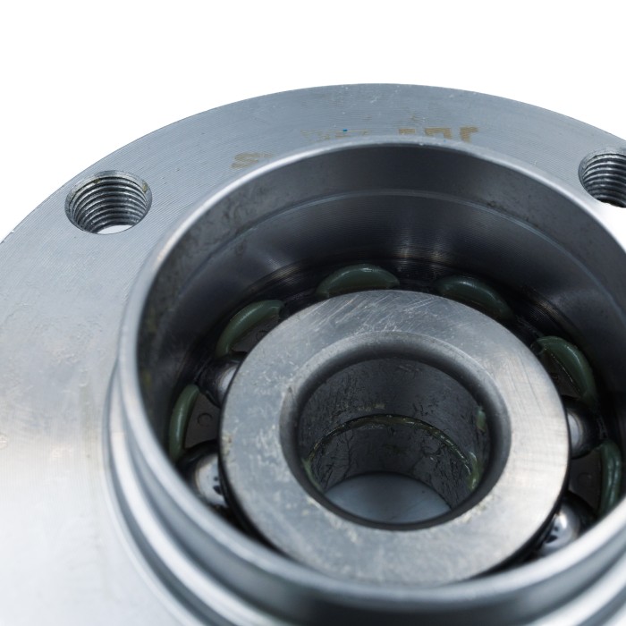 Ступица PSA 307 (00-)/C4 (04-) зад. с подшип. (SRS 76244) SURAI