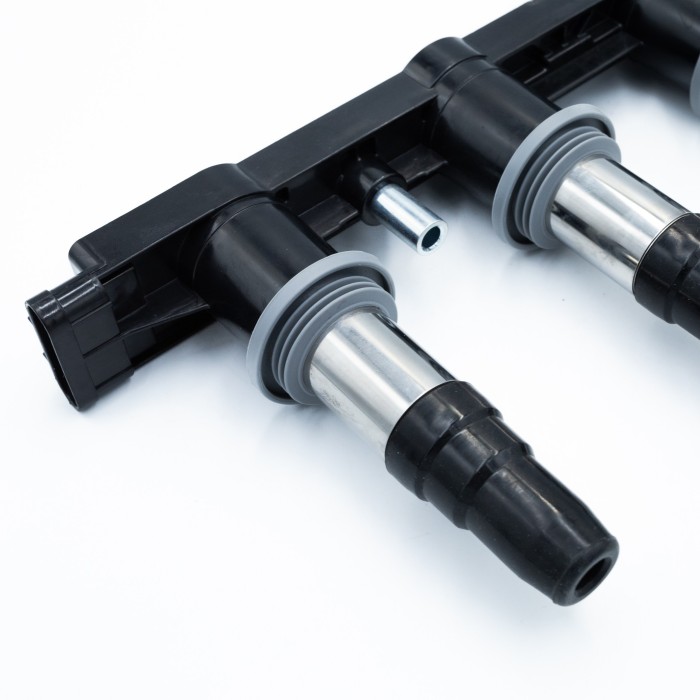 Катушка зажигания Chevrolet Cruze (09-) 1.8i (SRS 70611) SURAI