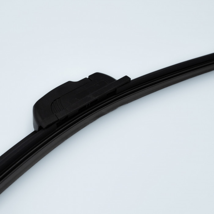 Щётка стеклоочистителя бескаркасная 450 (18") 1 адапт. (hook 9x3) (SRS 70380) SURAI