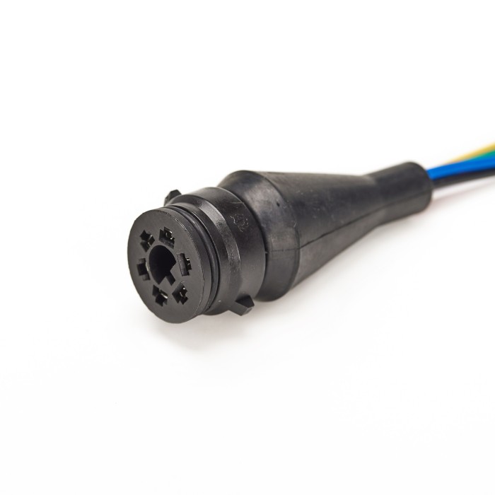 Разъем гнездовой к зад. фонарям для ГАЗель, МАЗ, КАМАЗ, с проводами (СЦАЗ-2-6-Р) (SR 00853) SURAI