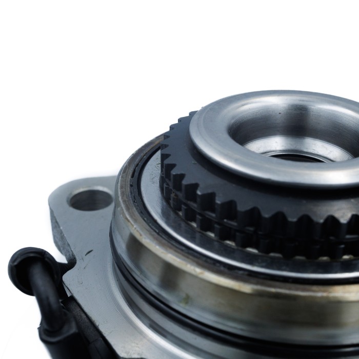 Ступица SsangYong Kyron (05-)/Actyon (05-) перед. с подшип. до 05.13 г.в. (SRS 76263) SURAI