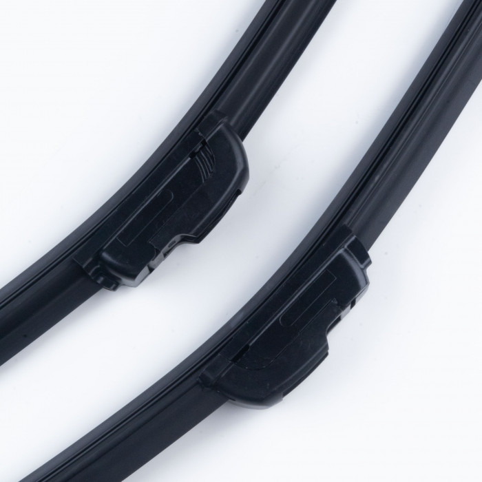 Щётки стеклоочистителя бескаркасные 330/330 (13"/13") 2 адапт. (hook 9x3) (SRS 70383) SURAI