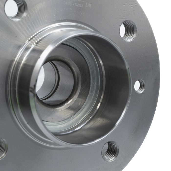 Ступица Renault Kangoo (97-) зад. с подшип. (SRS 76252) SURAI