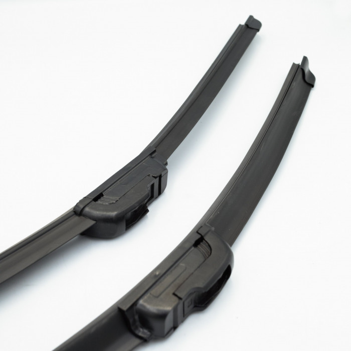 Щётки стеклоочистителя бескаркасные 550/530 (22"/21") 2 адапт. (hook 9x3) (SRS 70390) SURAI