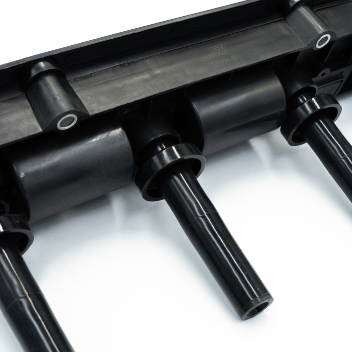 Катушка зажигания Opel Astra G (00-)/Vectra B (95-)/Vectra C (02-) 2.2i (SRS 70730) SURAI