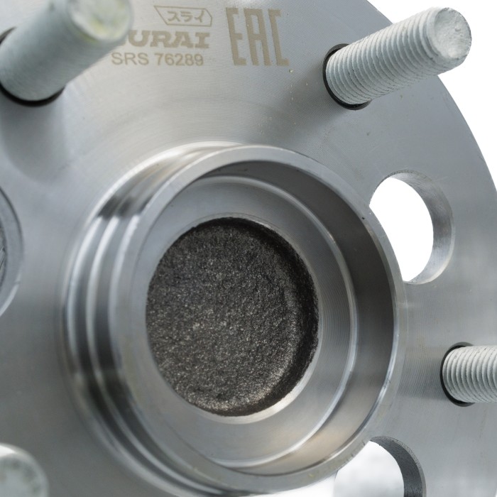 Ступица Toyota Corolla E150 (06-)/Auris (07-) зад. с подшип. (SRS 76289) SURAI