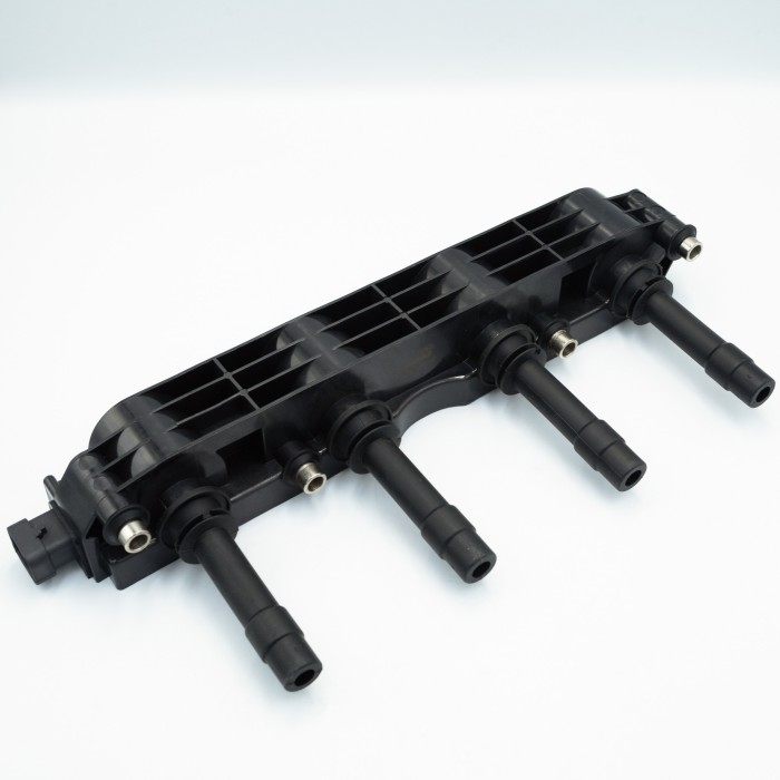 Катушка зажигания Opel Astra H (04-)/Astra G (98-)/Vectra B (95-)/Corsa C (00-) (SRS 70733) SURAI