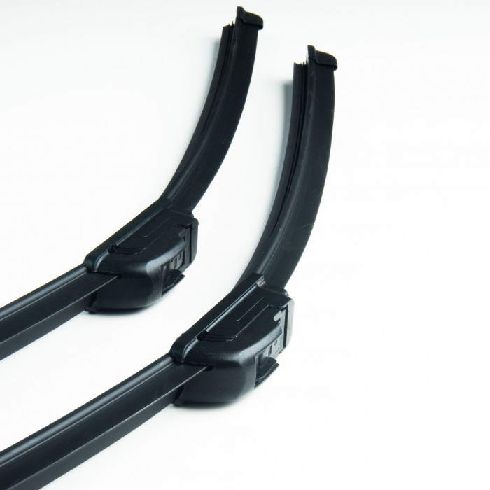 Щётки стеклоочистителя бескаркасные 700/700 (28"/28") 2 адапт. (hook 9x3) (SRS 70401) SURAI