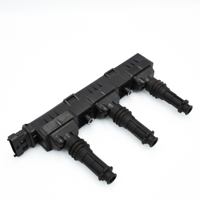 Катушка зажигания Opel Corsa D (06-) 1.0i (SRS 70738) SURAI