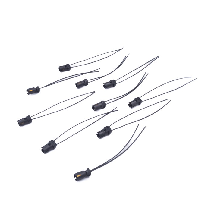 Разъем/Патрон для бесцокольной лампы Т10 W5W, с проводами (MG631720) (SR 00854) SURAI