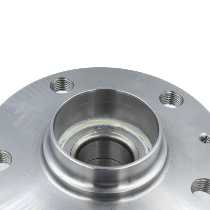 Ступица VAG Octavia A7 (13-)/Golf (12-) зад. с подшип. (SRS 76261) SURAI